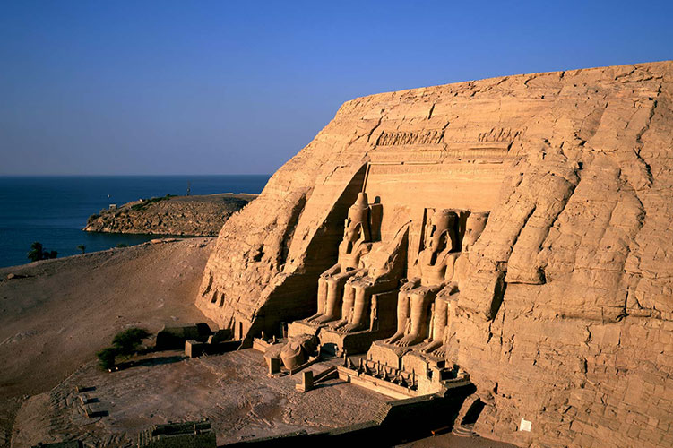 abu simbel temple egypt